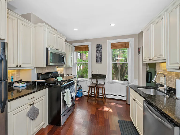 25 Pleasant St #2 — Photo 8