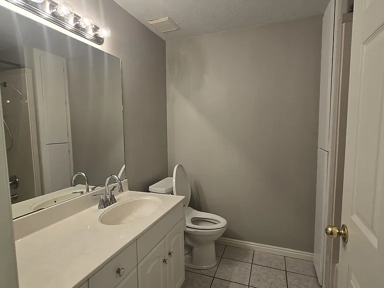 360 N Pleasant Grv #B — Photo 3