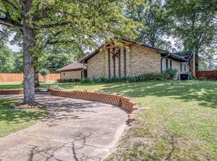 1102 E McDonald St, Mineola, TX 75773