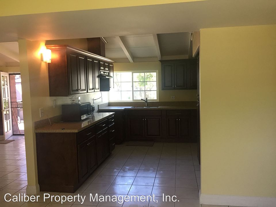 1st image of 2317 Carlton Ave