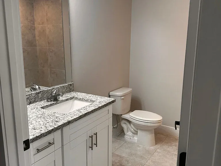 1323 5th Ave — Photo 14