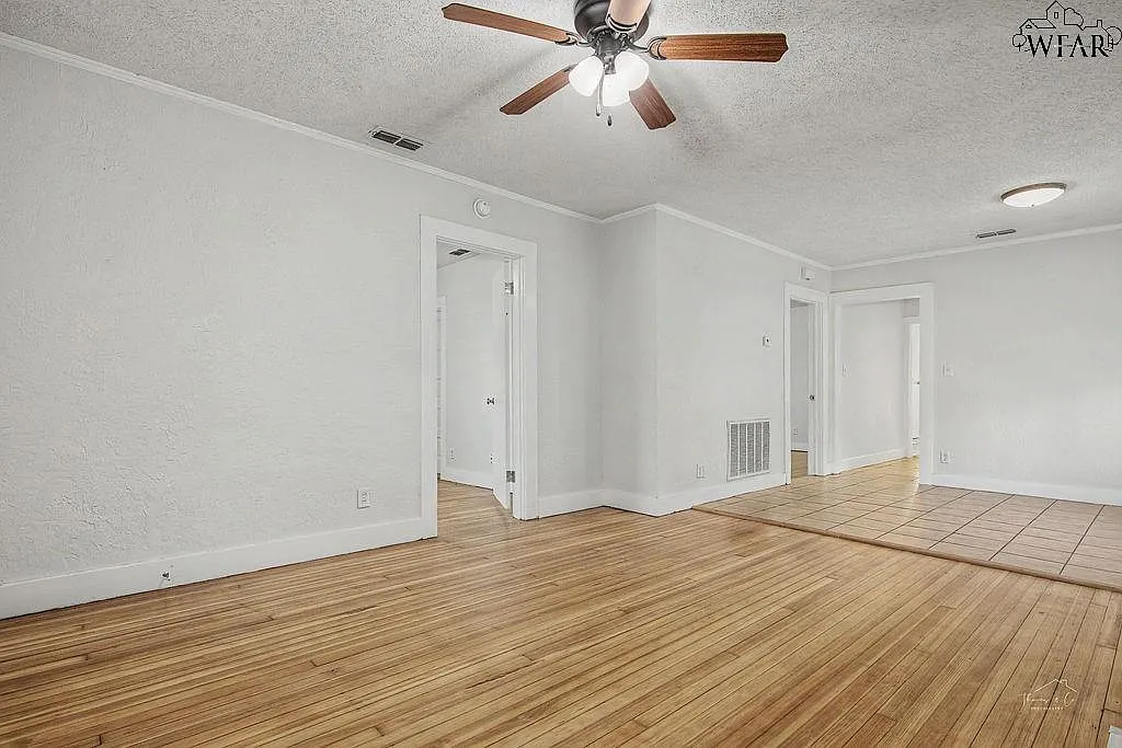 3 bed, 2.0 bath, 1152 sqft, $1,350 — Photo 4