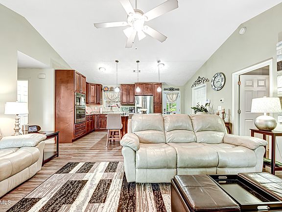 2nd image of 4514 Clifton Ln