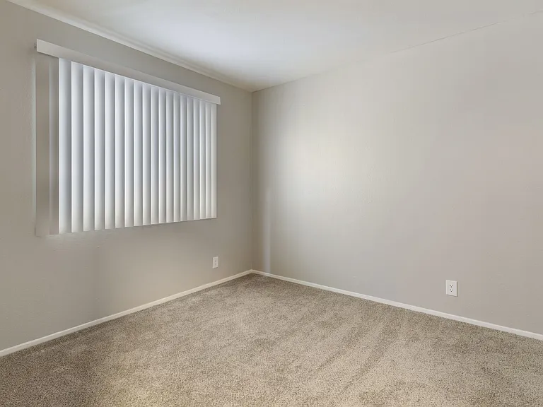 Kentwood Apartments — Photo 36