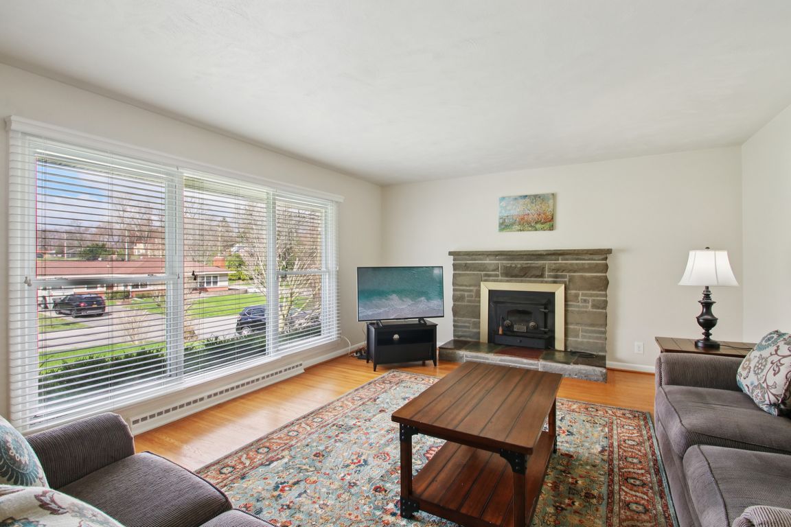 Allwood Dr-S0704-010.jpg