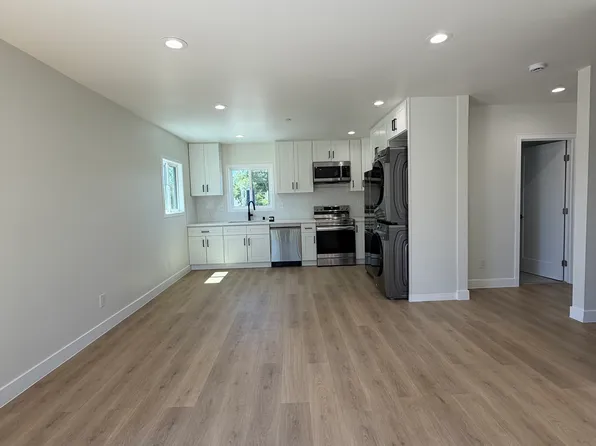 6154 Colbath Ave, Valley Glen, CA 91401