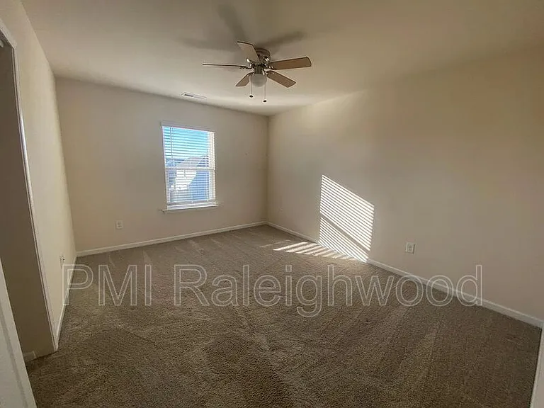 2124 Fox Chapel Pl — Photo 15