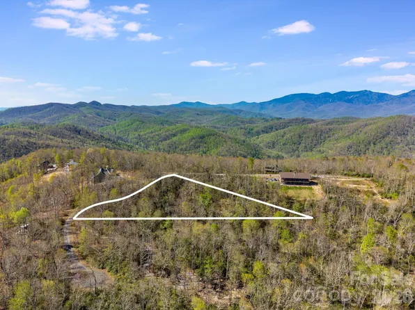 27 Trails End Rd, Spruce Pine, NC 28777