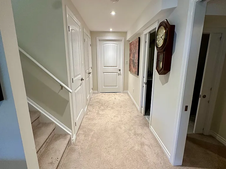 8 Robbie Way — Photo 10