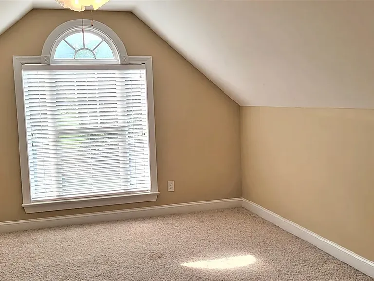 3 Shenecossett Ln — Photo 34