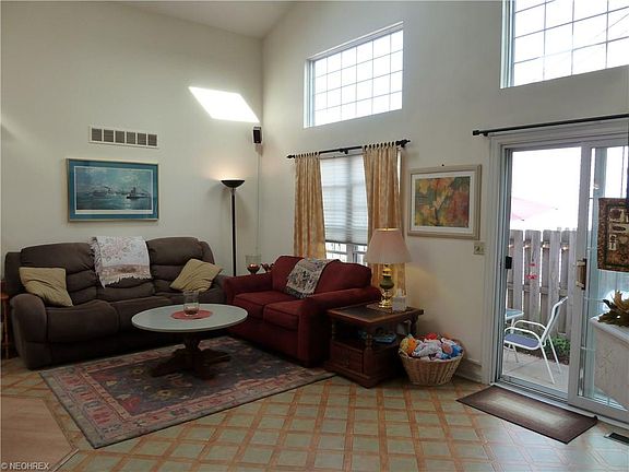 3rd image of 23260 Chandlers Ln