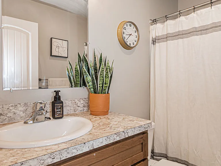 165 Anderson Rd #4 — Photo 37