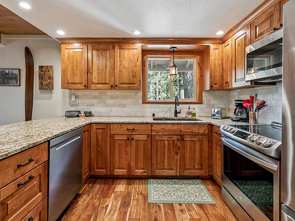 5th image of 8891 Woodland Dr