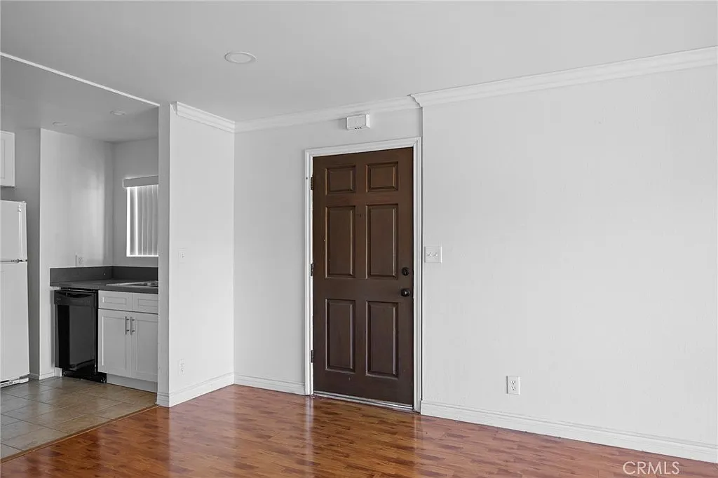 2 bed, 1000 sqft, $2,600 — Photo 3