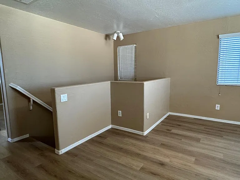 1814 S 114th Dr — Photo 10