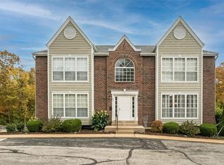 1332 Highland Oaks Dr UNIT B, Ballwin, MO 63021