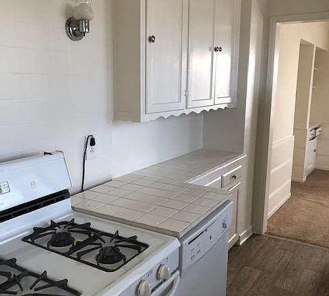 5th image of 310 S Spalding Dr #1/2