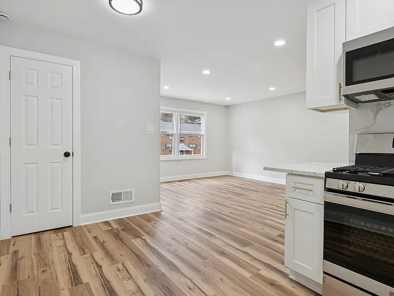 527 Homestead Rd #B — Photo 6