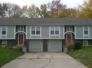 5816 NW Walnut Ct, Parkville, MO 64152