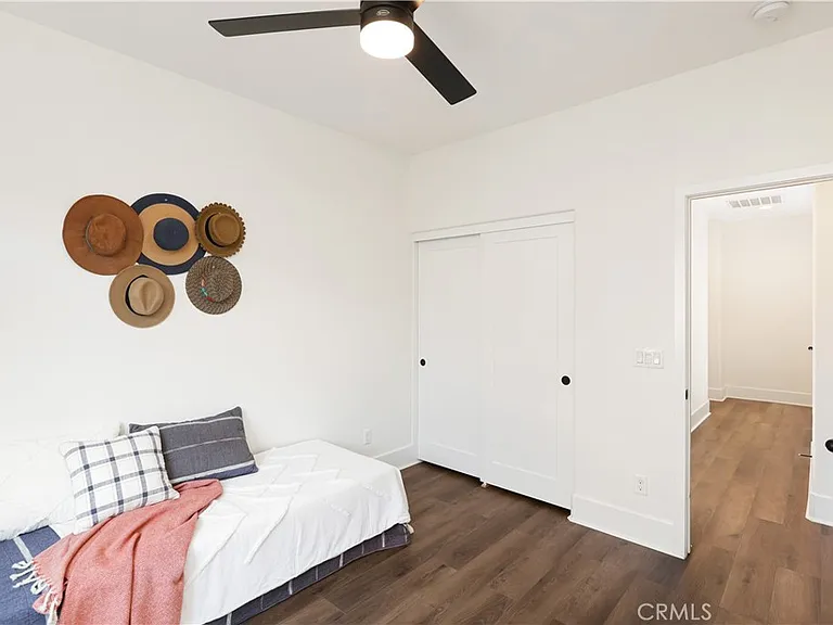 793 Banyan Way — Photo 22