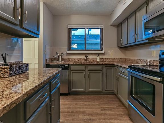 2nd image of 1225 W 70th St #15
