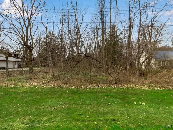 4710 Margaret Dr #8, Clarence, NY 14031