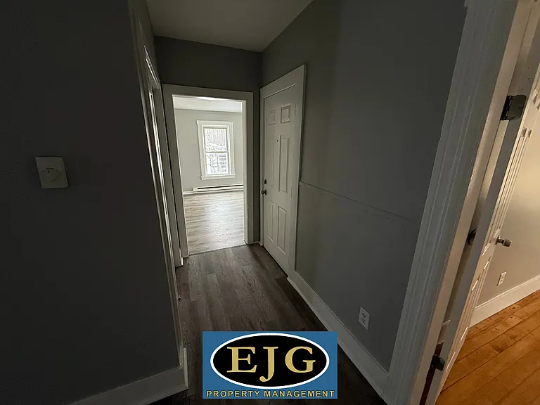 207 Pine St #2 — Photo 8