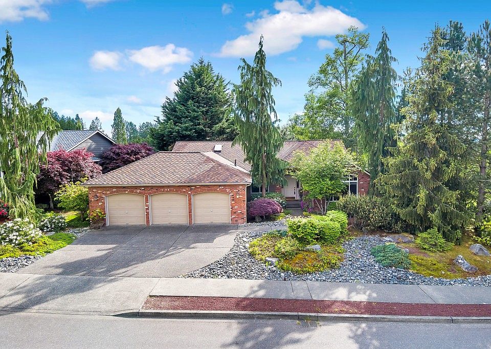 1st image of 18122 Cambridge Dr