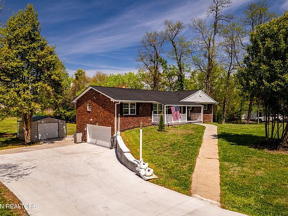 2nd image of 4209 Doris Cir