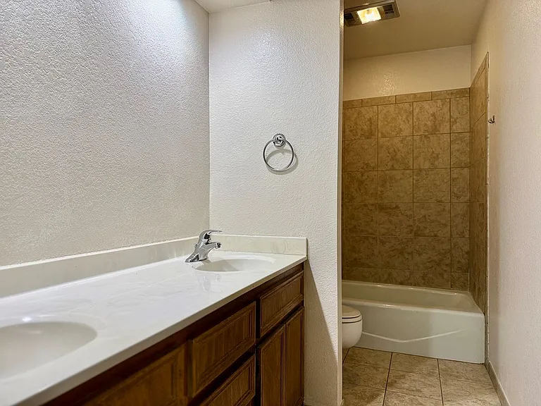 4601 Lanham St #11 — Photo 21