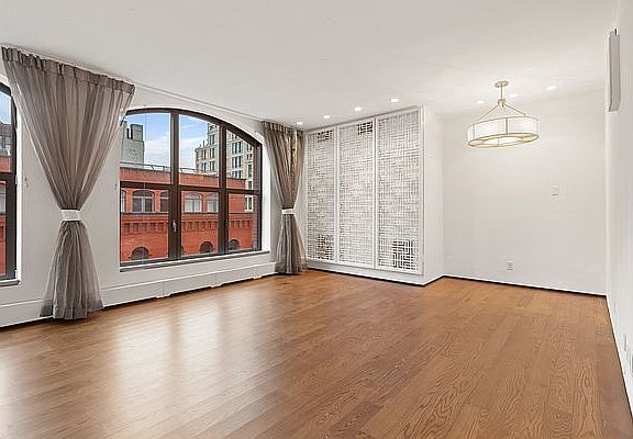 3rd image of 55 Vestry St APT 6B