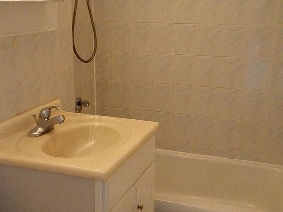 4th image of 6115 98th St APT 8G