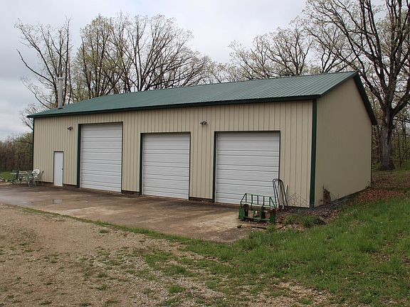 40 x 60 insulated shed with living quarters in one end