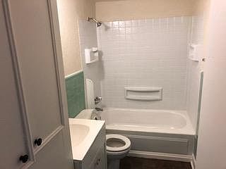 4th image of 5011 Nixon Ln