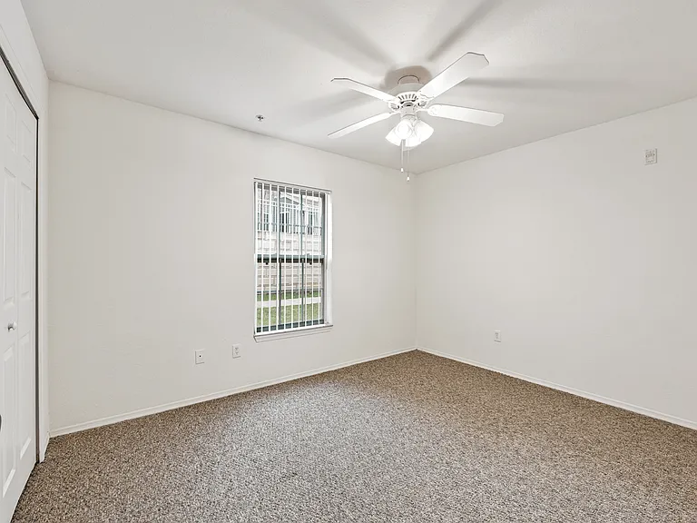 Cambridge Cove and Kathleen Pointe Apartment Homes — Photo 25