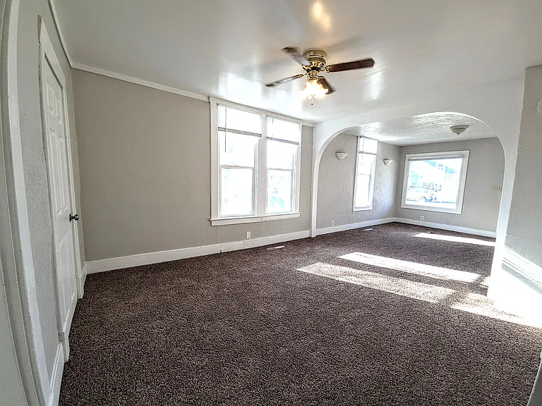 507 W Mansfield Ave — Photo 3
