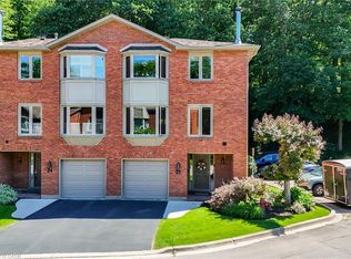 30 Osler Dr #25, Hamilton, ON L9H6W3