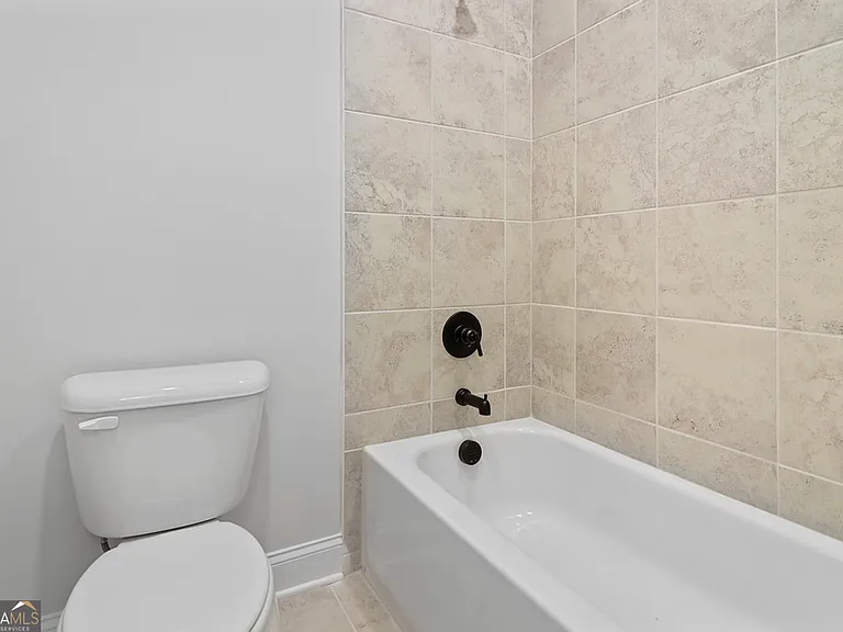127 Vivian Ln — Photo 38