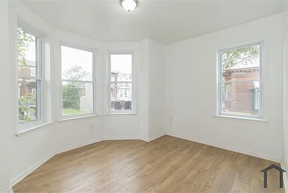 2225 W Lehigh Ave — Photo 12