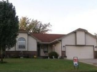 125 E Tall Tree Rd, Derby, KS 67037
