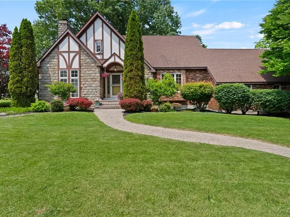 9 Deer Trl, Oswego, NY 13126