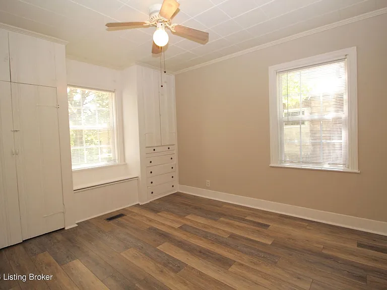2421 Lindbergh Dr — Photo 8
