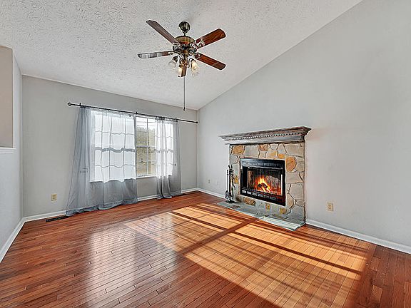 4th image of 6818 Drybrook Ln
