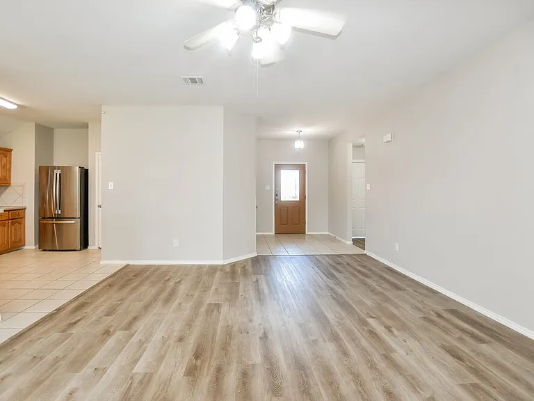 705 Orchid Blvd — Photo 3