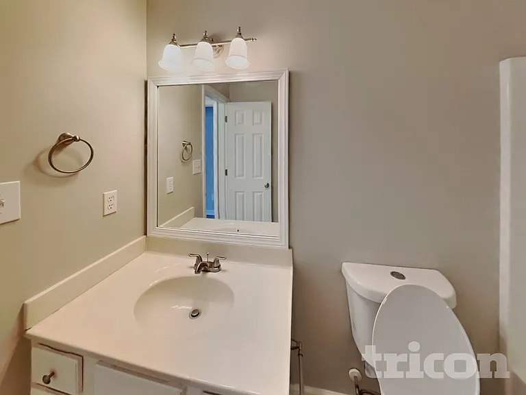 701 Avondale Dr — Photo 14