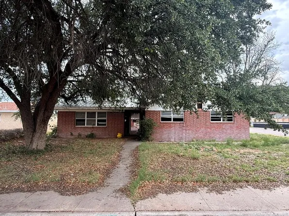 1208 S Ike Ave, Monahans, TX 79756