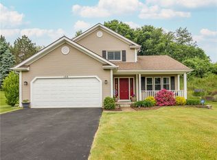 155 Brook Trout Ln, Rochester, NY 14622