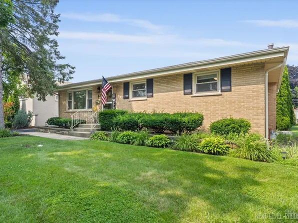412 Emmerson Ave, Itasca, IL 60143