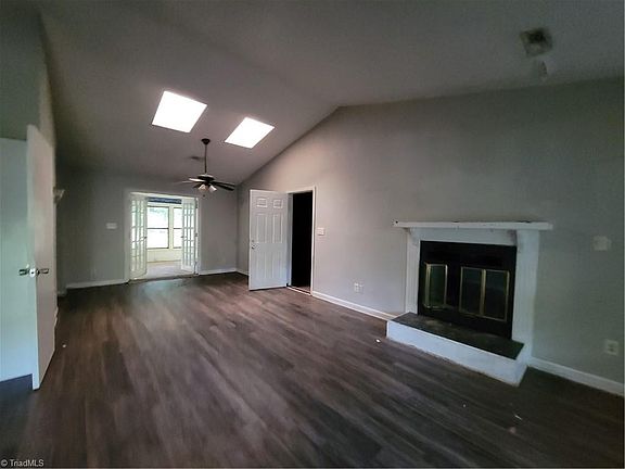2nd image of 155 Laura Ave