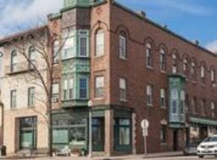 293 E Deerpath Rd APT 31, Lake Forest, IL 60045